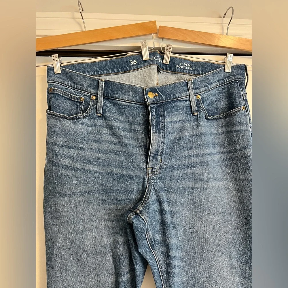 J. Crew Women’s 9” Demi Boot Crop Jeans Clyde Wash Raw Hem Size 36 - Picture 4 of 9